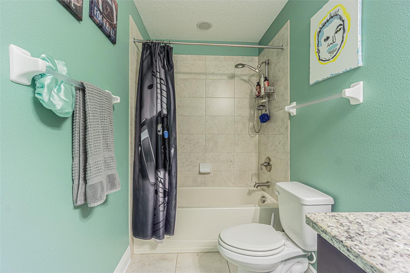 Listing photo id 37 for 19501 Whispering Brook Drive