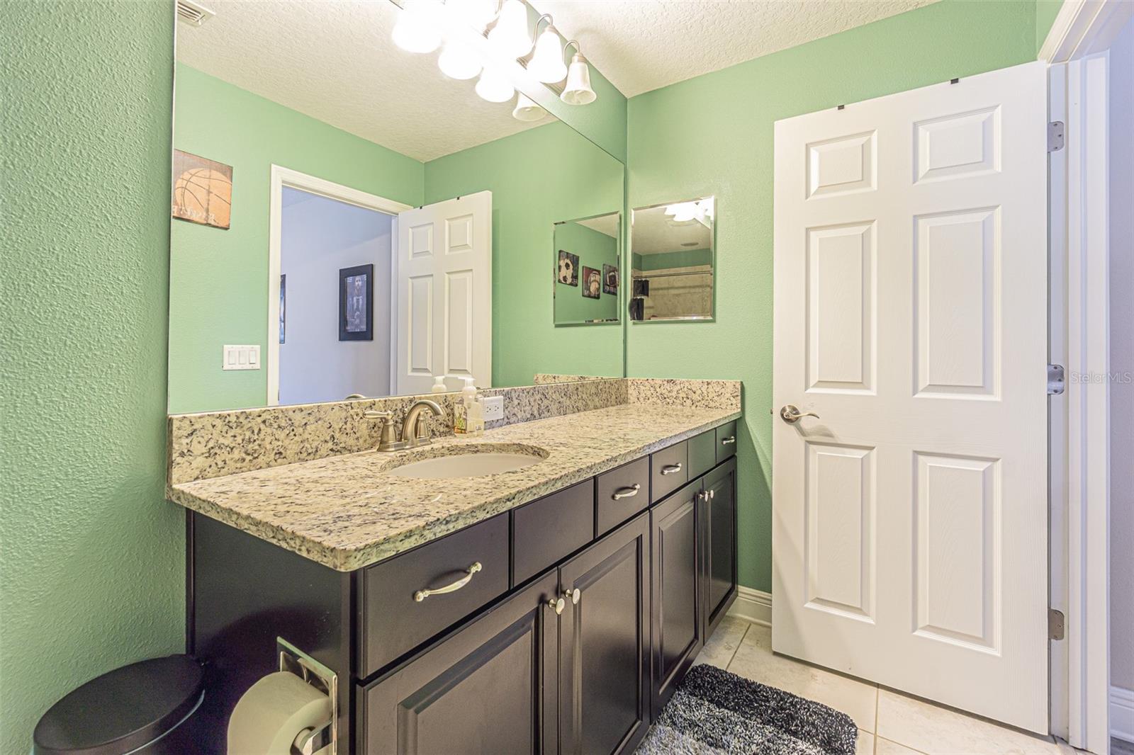 Listing photo id 38 for 19501 Whispering Brook Drive