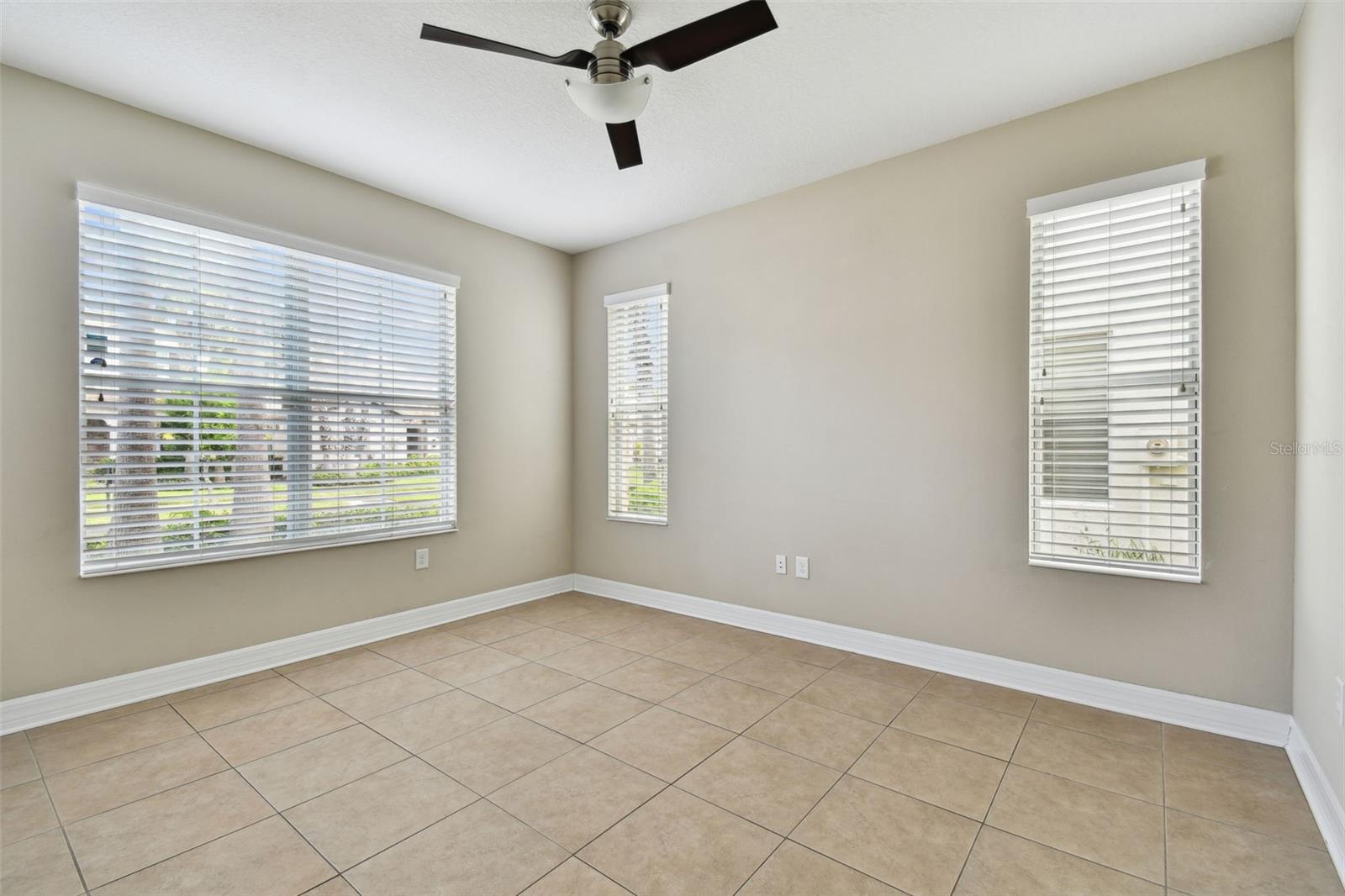 Image 19 of 97 For 4544 Vermillion Sky Drive