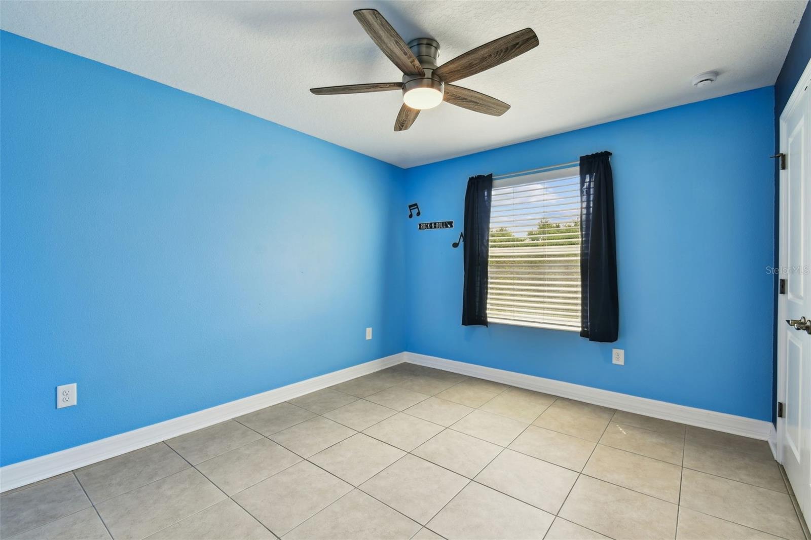 Image 76 of 97 For 4544 Vermillion Sky Drive