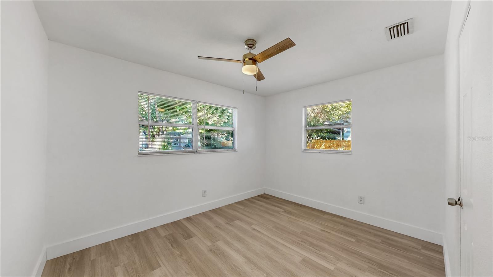 Image 12 of 27 For 1924 48th Street S