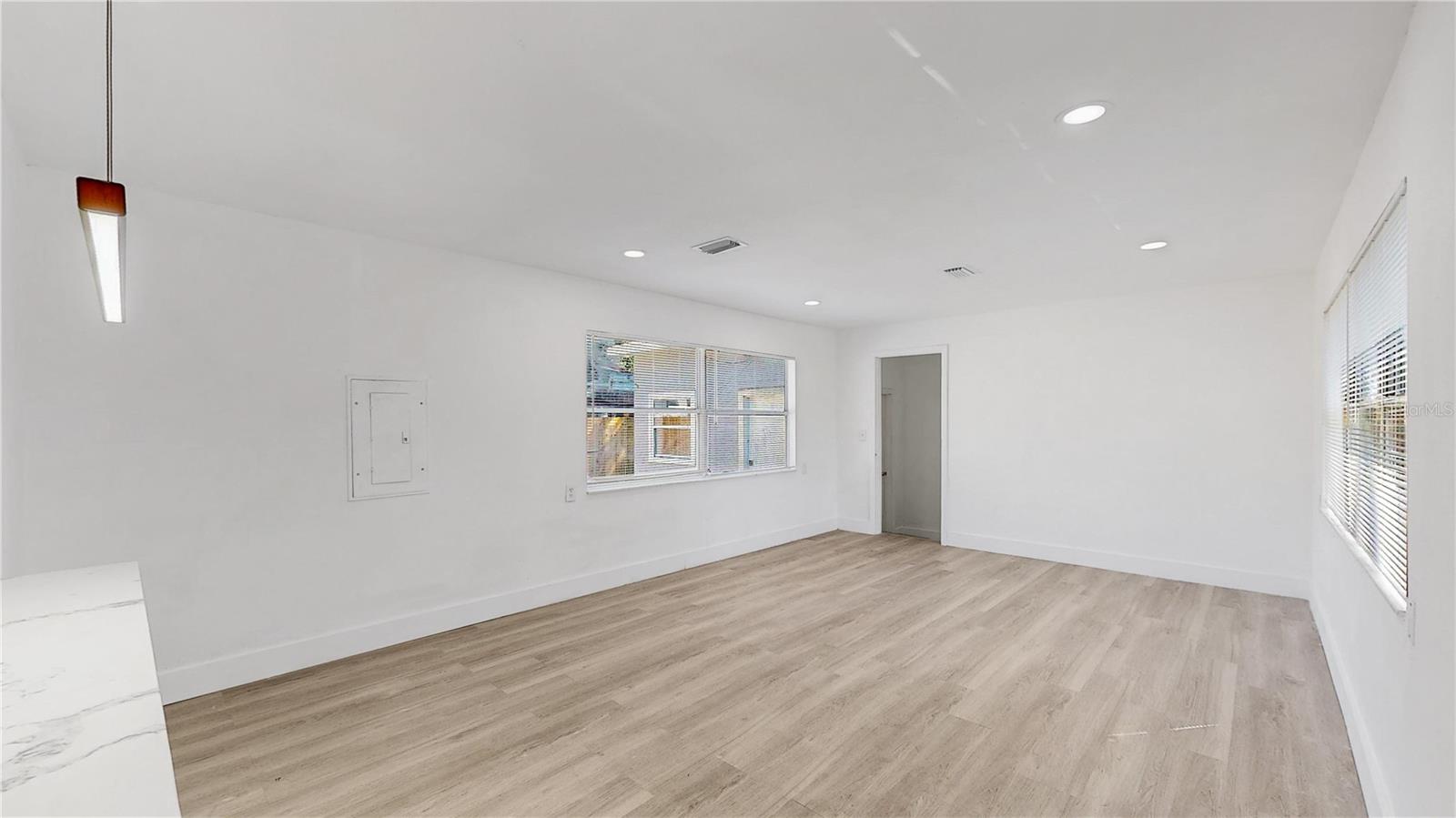 Image 16 of 27 For 1924 48th Street S