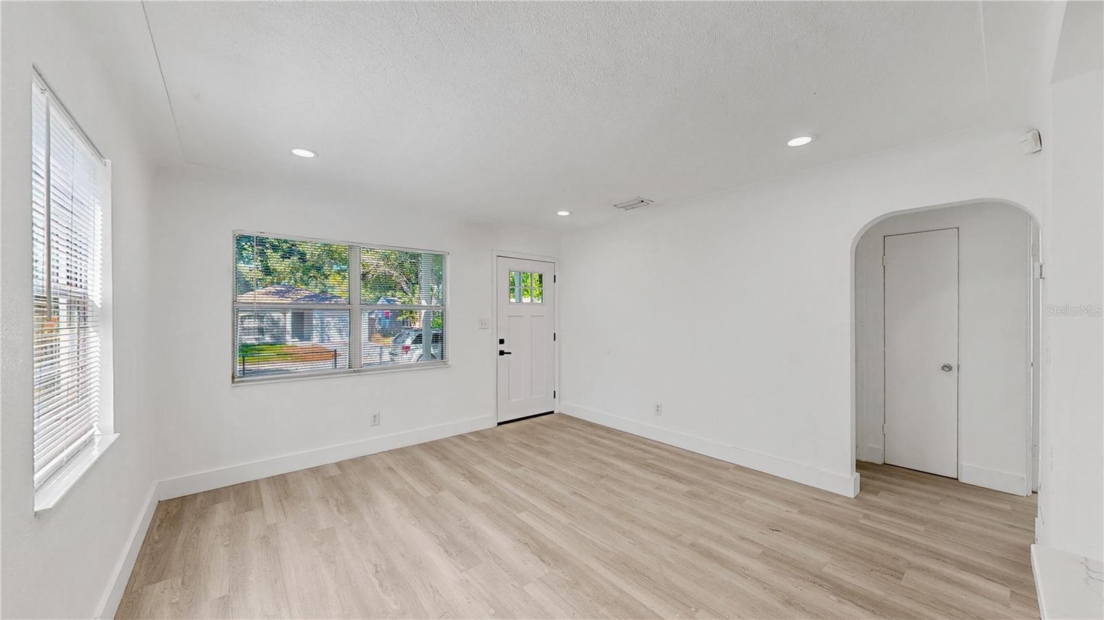 Image 5 of 27 For 1924 48th Street S