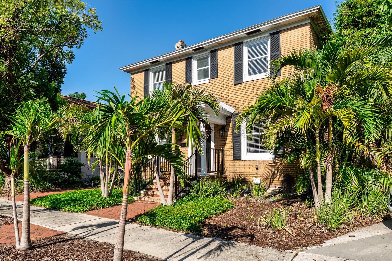 Image 2 of 50 For 528 6th Street N