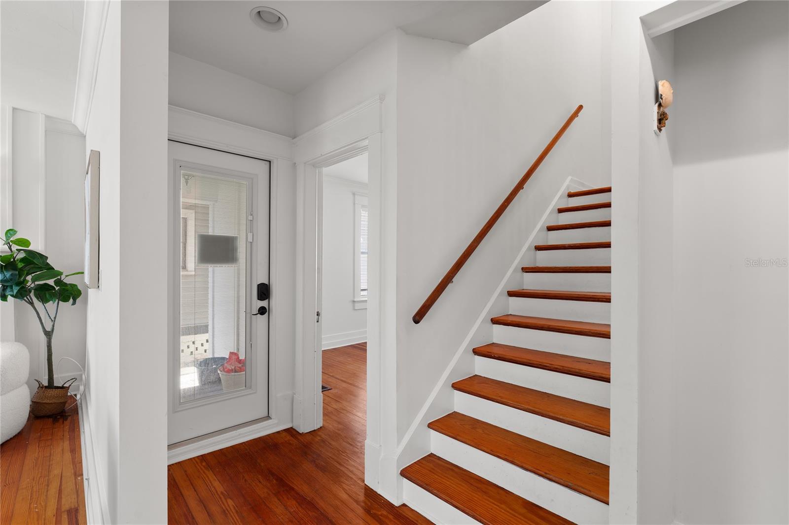 Image 25 of 50 For 528 6th Street N