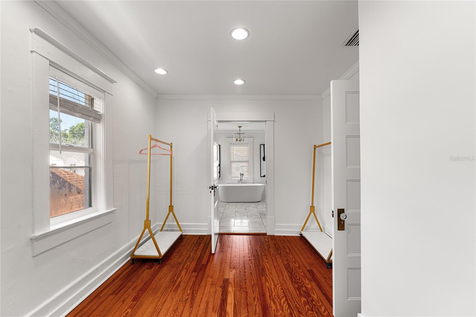 Image 33 of 50 For 528 6th Street N