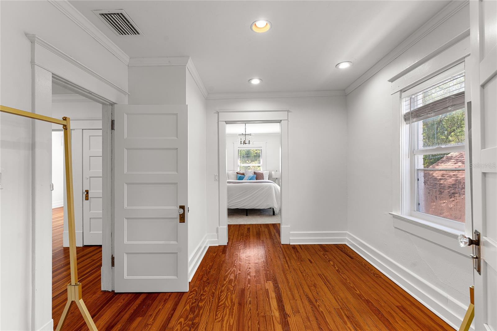 Image 34 of 50 For 528 6th Street N