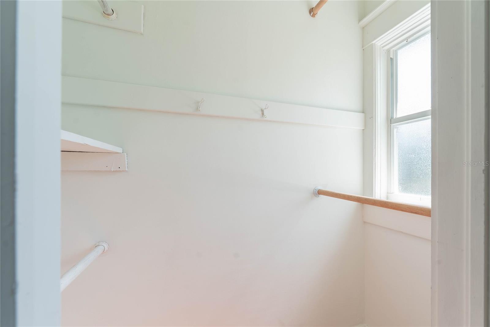 Image 35 of 50 For 528 6th Street N