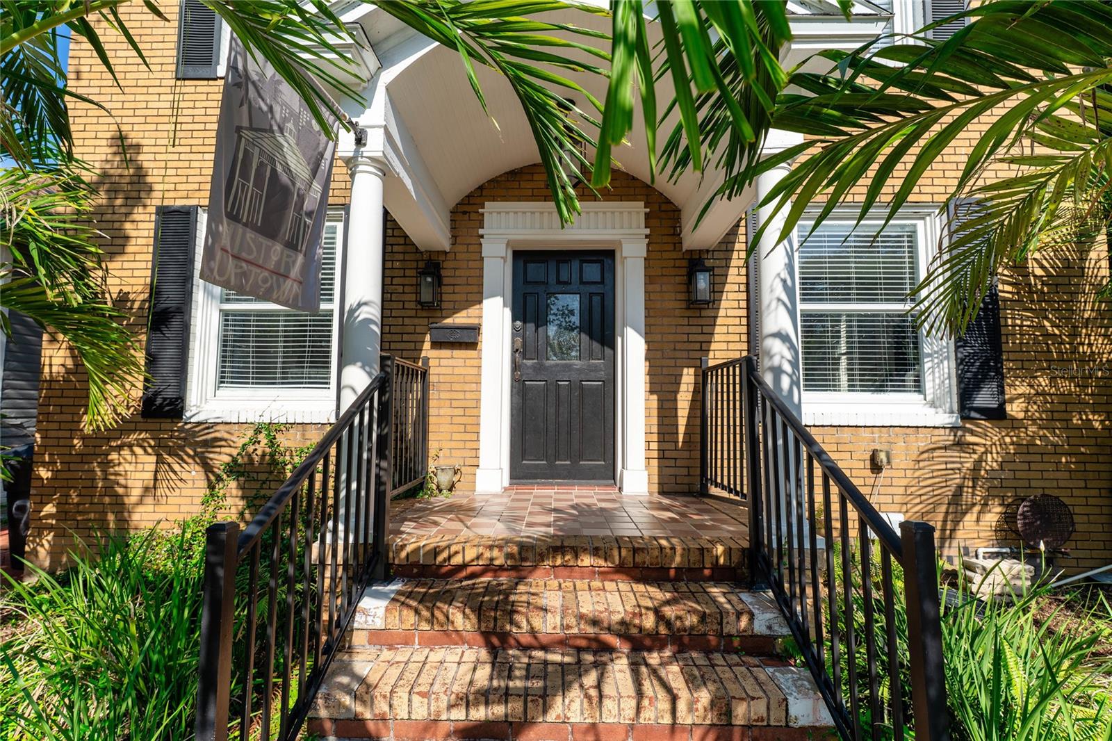 Image 4 of 50 For 528 6th Street N
