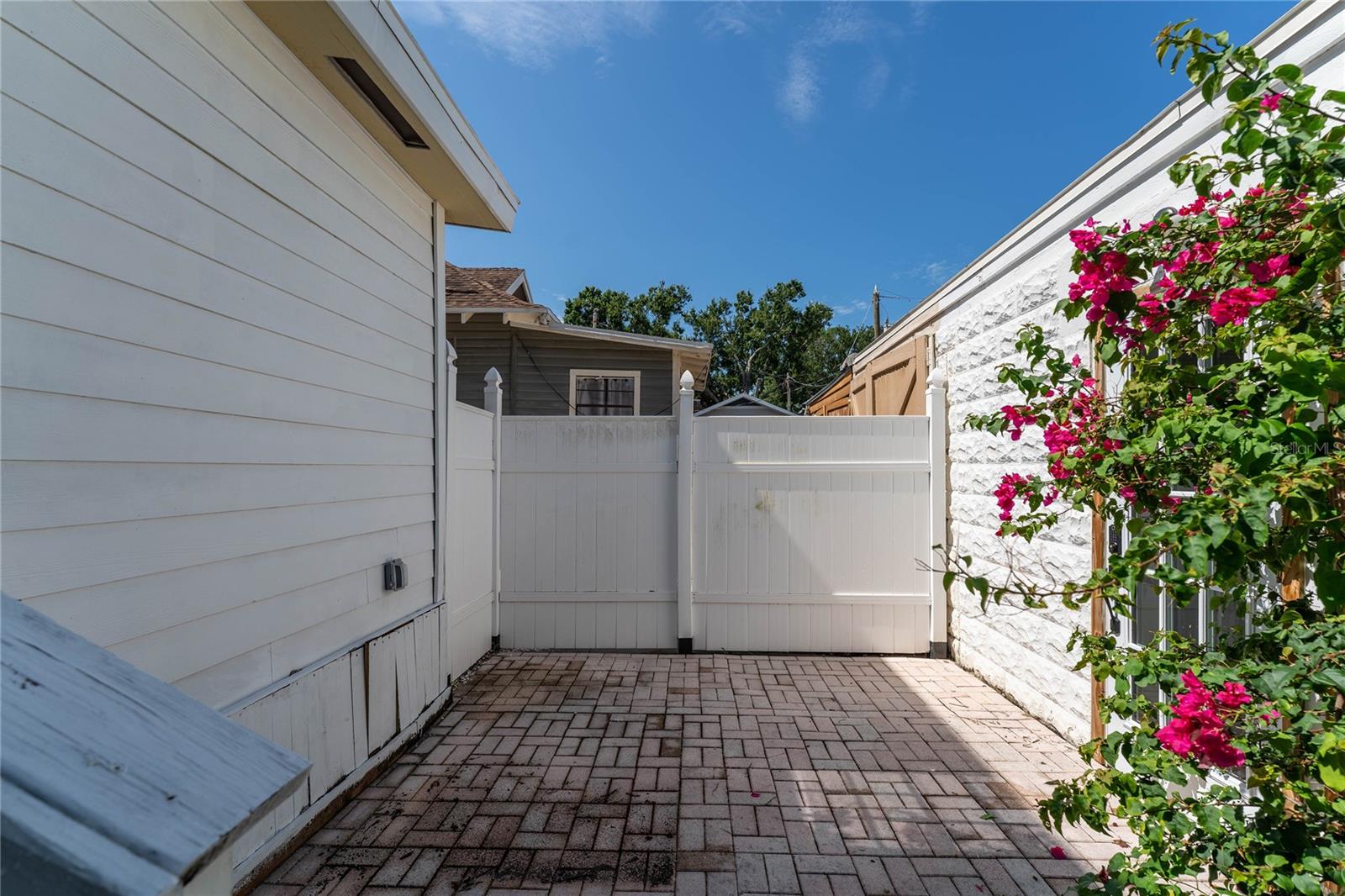 Image 47 of 50 For 528 6th Street N