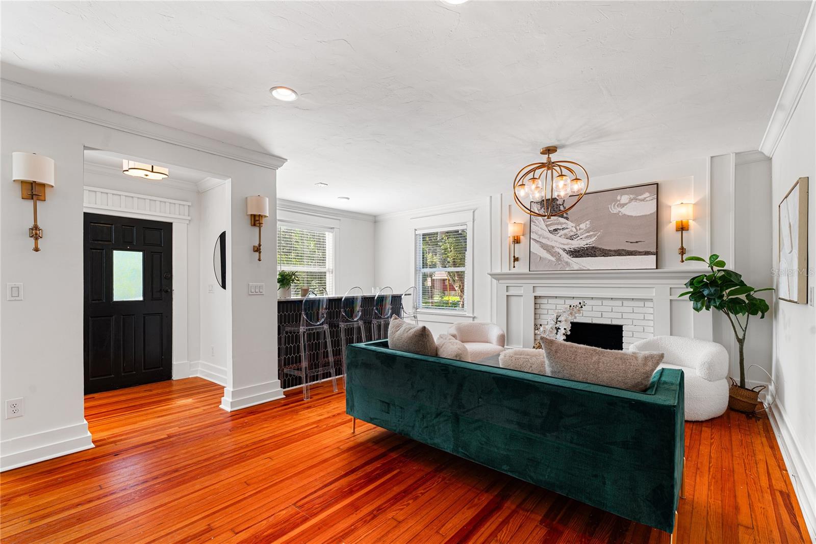 Image 5 of 50 For 528 6th Street N
