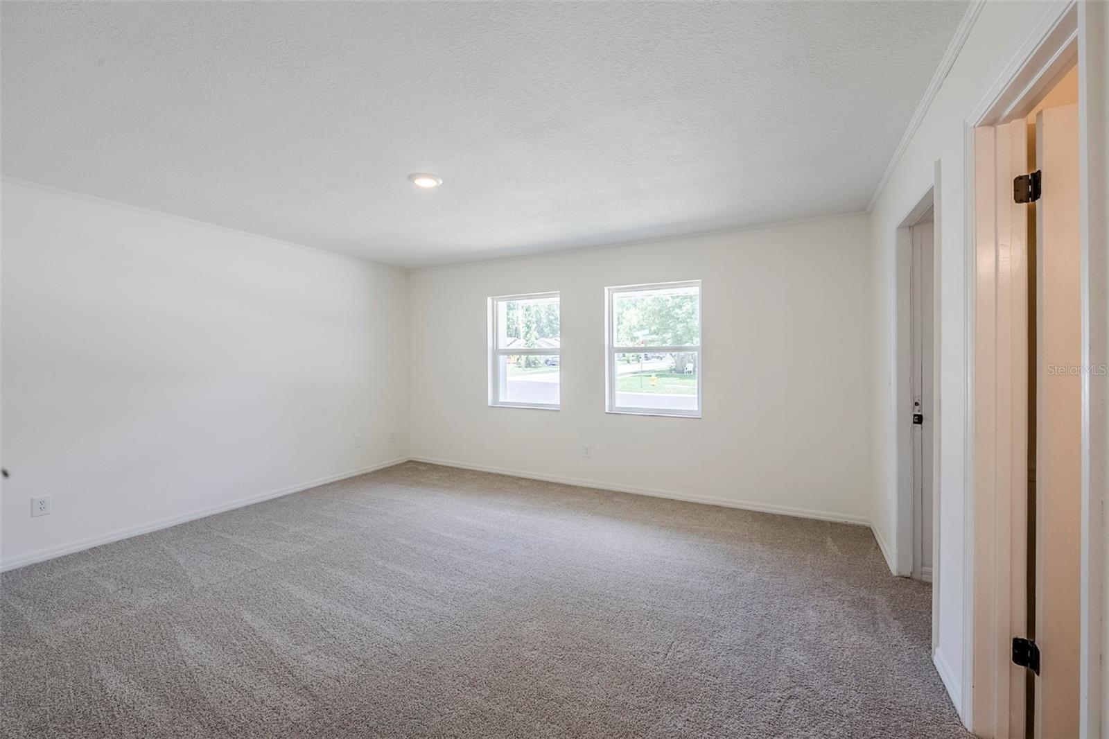 Image 12 of 18 For 170 Clyde Avenue