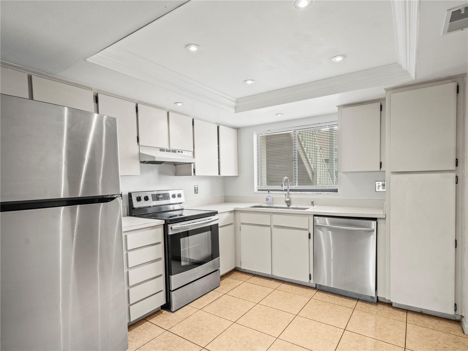 Image 16 of 43 For 9804 Lombard Court 104