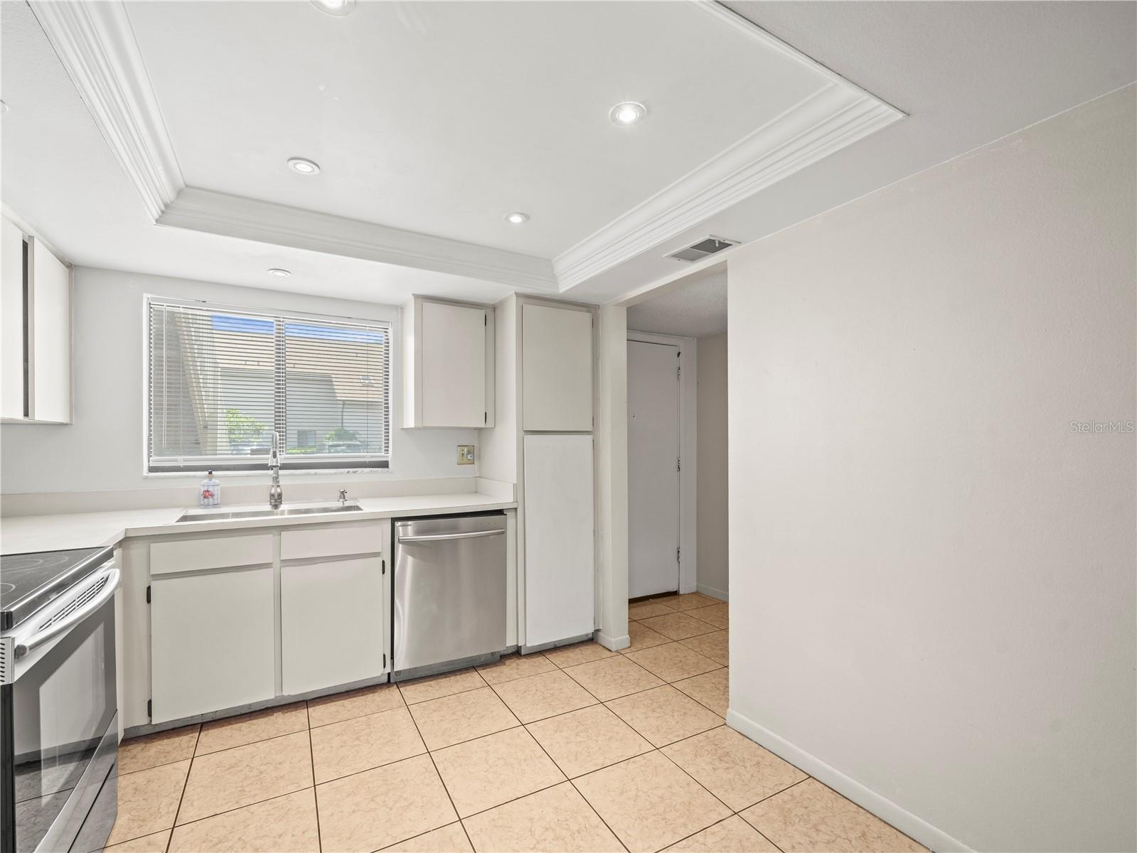 Image 17 of 43 For 9804 Lombard Court 104