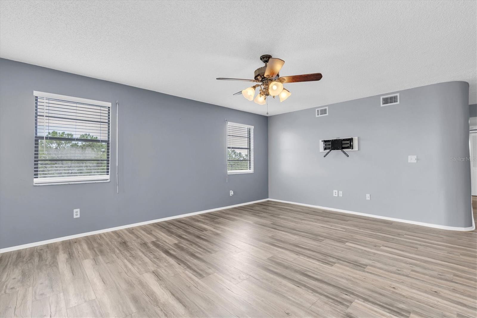 Image 10 of 48 For 8198 Terrace Garden Drive 511