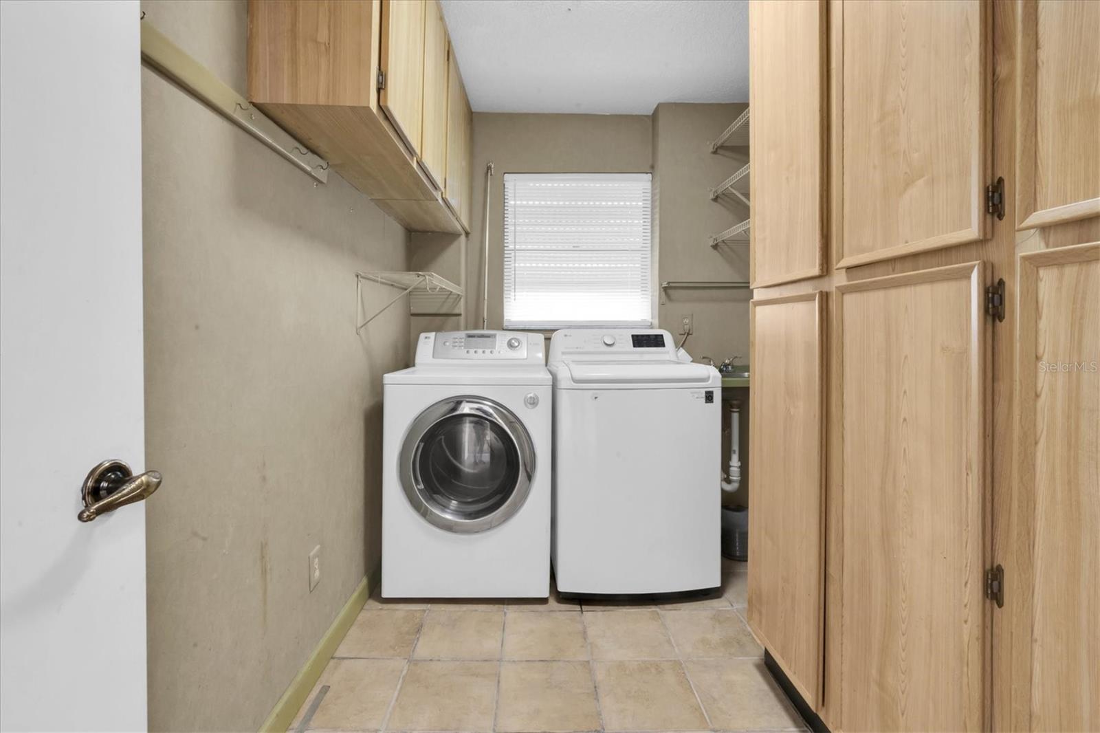 Image 32 of 48 For 8198 Terrace Garden Drive 511