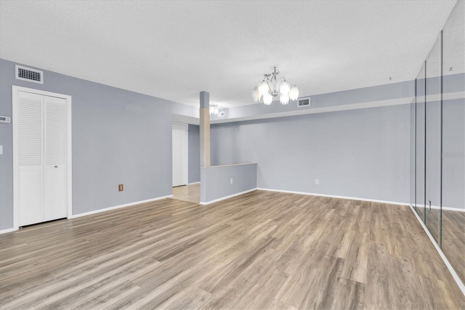 Image 6 of 48 For 8198 Terrace Garden Drive 511