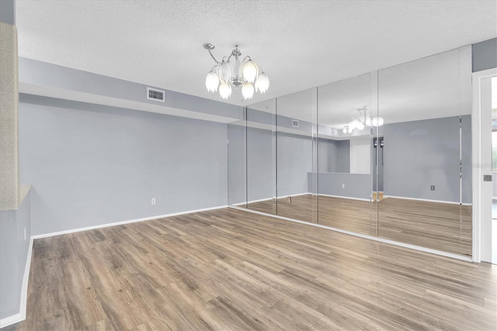 Image 7 of 48 For 8198 Terrace Garden Drive 511