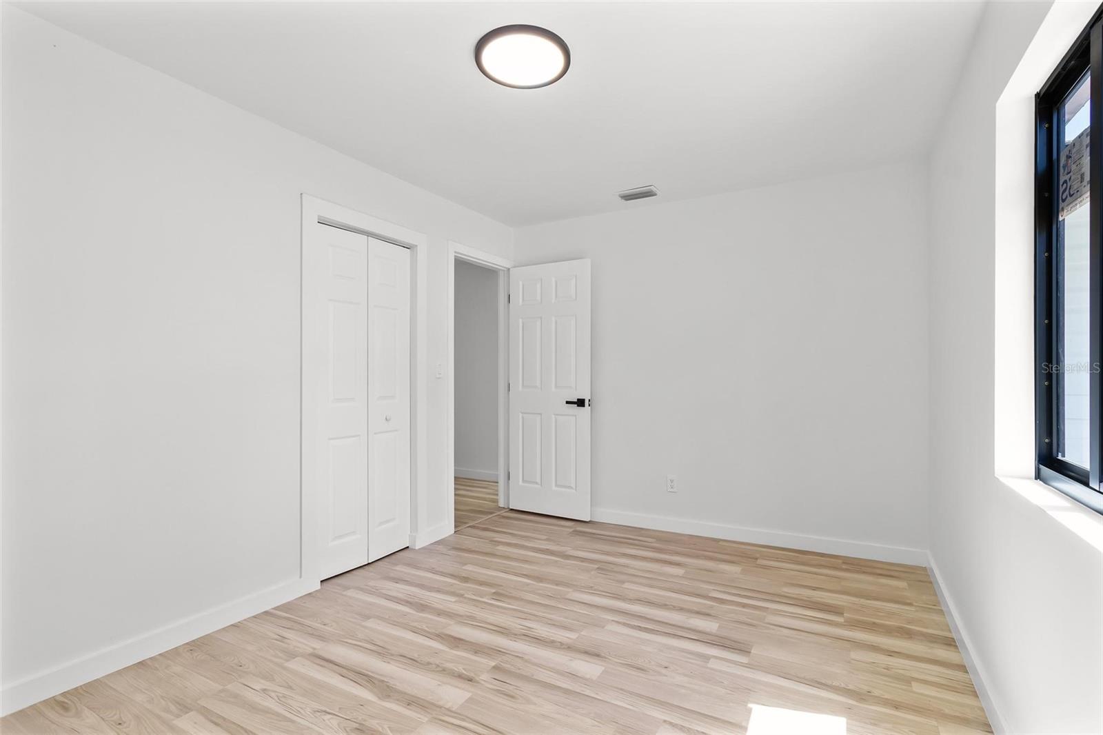 Image 15 of 25 For 711 19th Avenue S