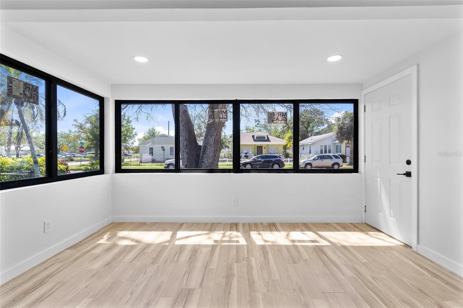 Image 4 of 25 For 711 19th Avenue S