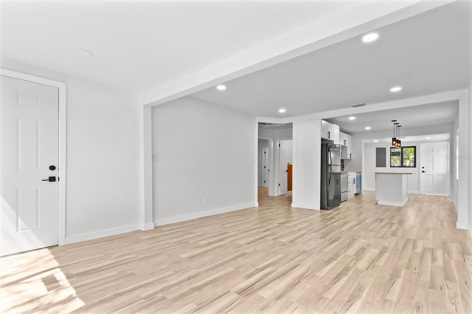 Image 6 of 25 For 711 19th Avenue S