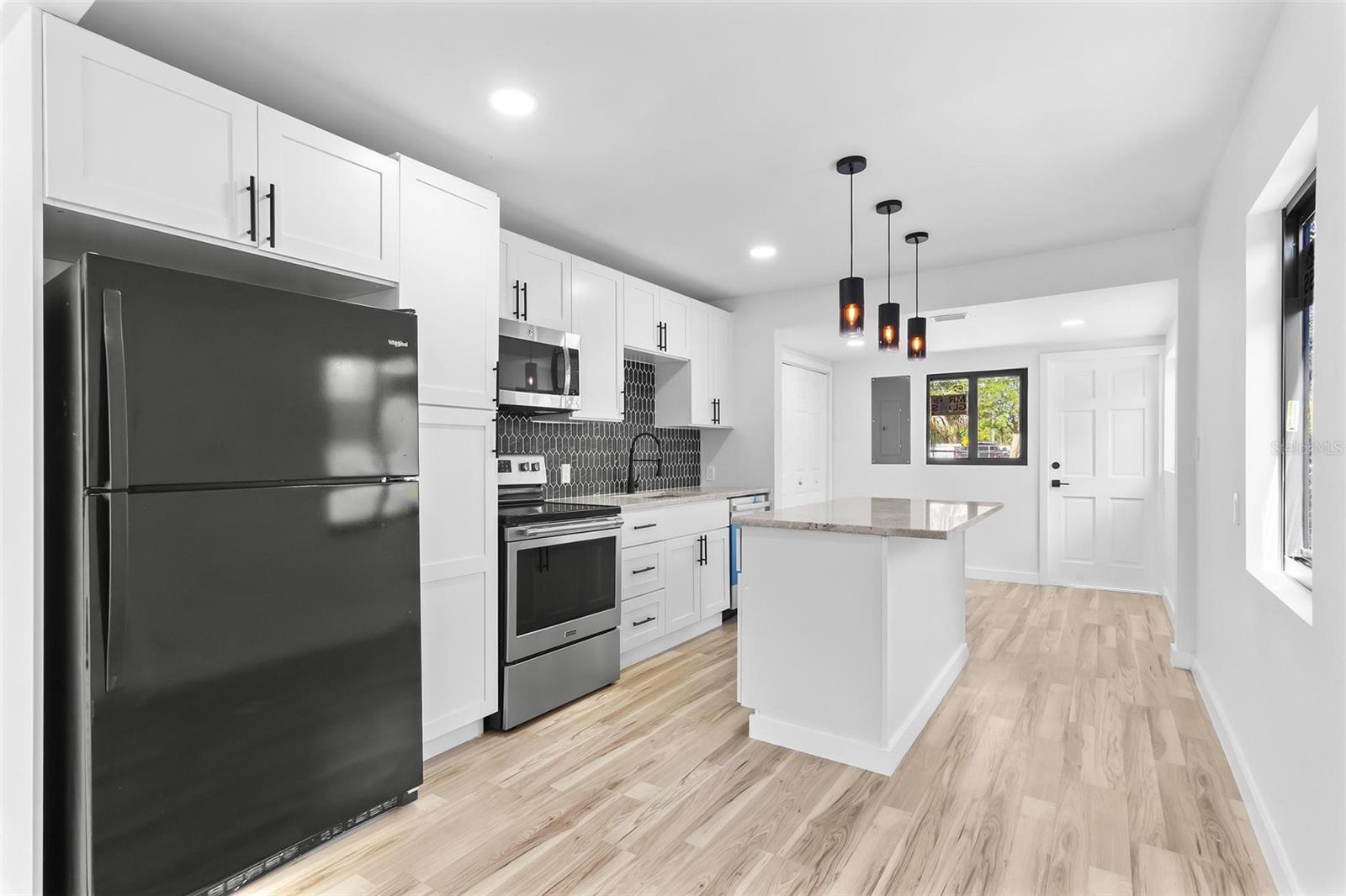 Image 9 of 25 For 711 19th Avenue S