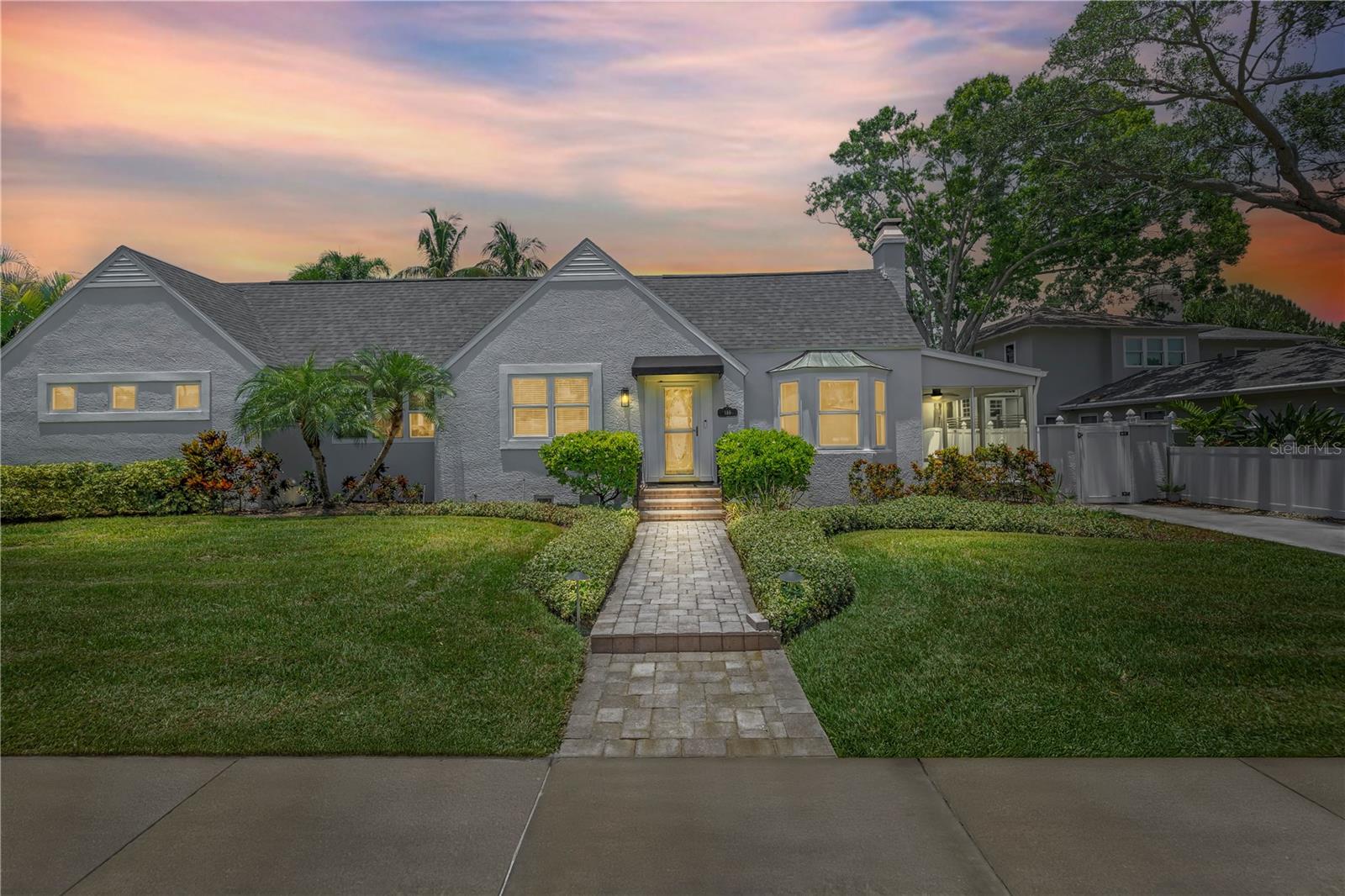 Details for 555 21st Avenue Ne, ST PETERSBURG, FL 33704