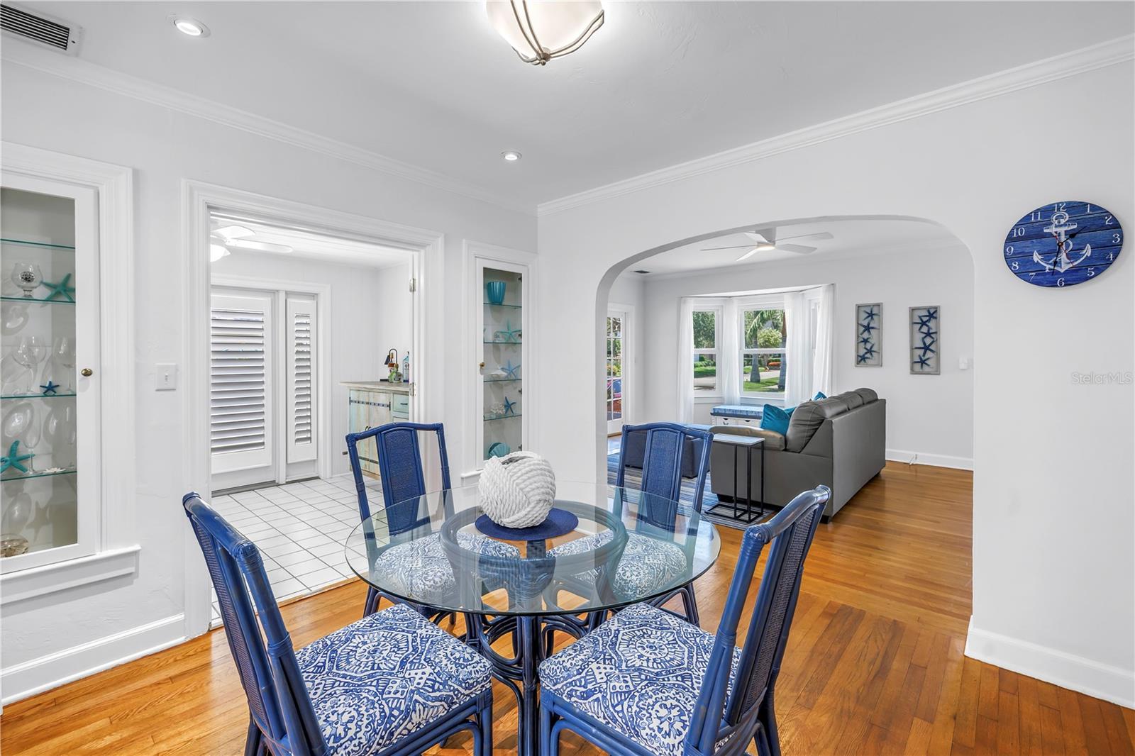 Image 12 of 48 For 555 21st Avenue Ne