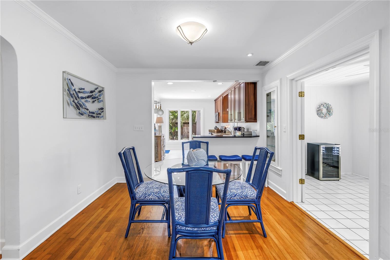 Image 13 of 48 For 555 21st Avenue Ne