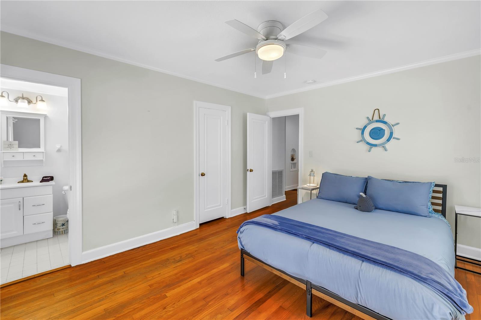 Image 32 of 48 For 555 21st Avenue Ne