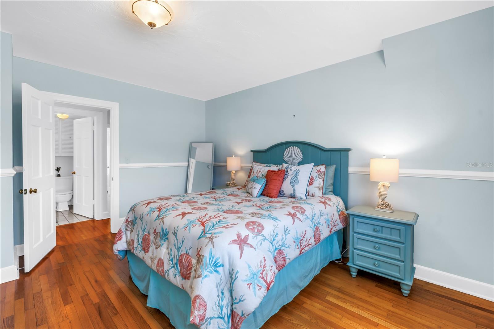 Image 34 of 48 For 555 21st Avenue Ne
