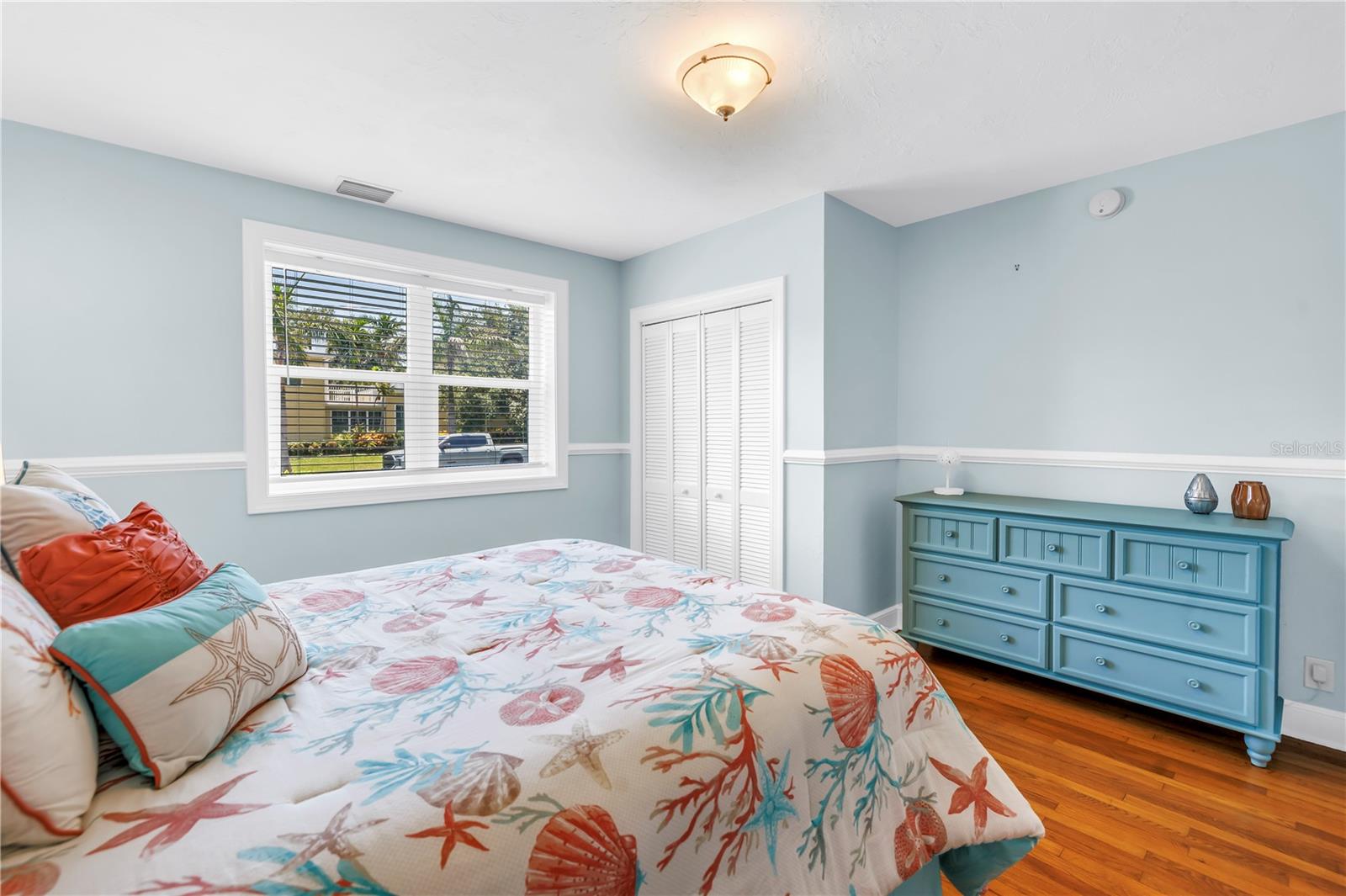 Image 35 of 48 For 555 21st Avenue Ne