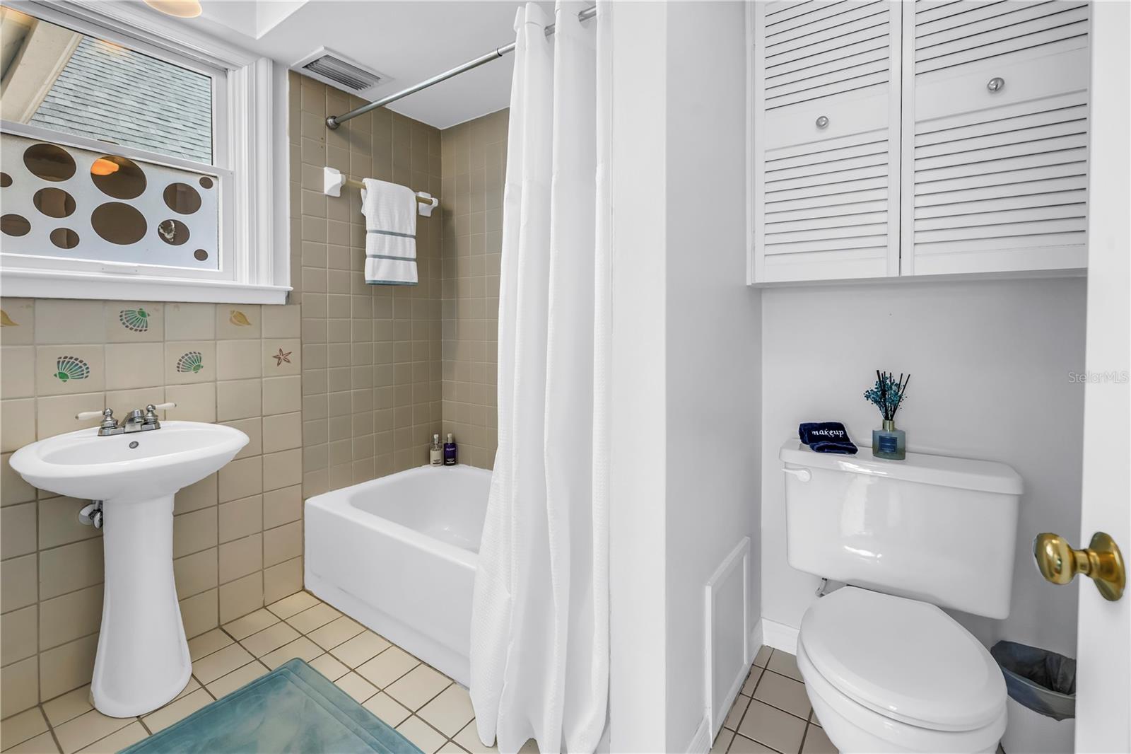Image 36 of 48 For 555 21st Avenue Ne