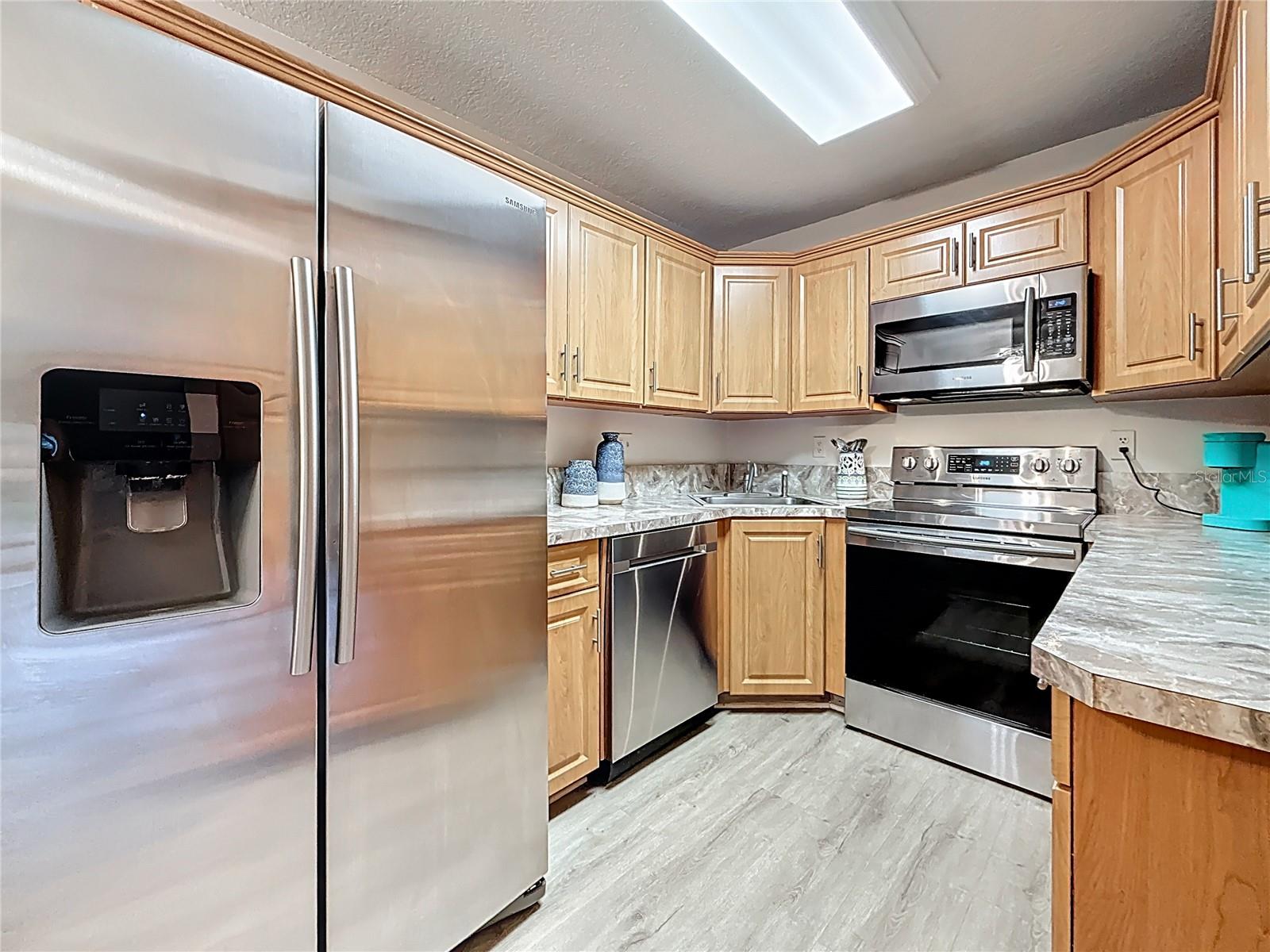Image 21 of 51 For 1207 Pine Ridge Circle W H2