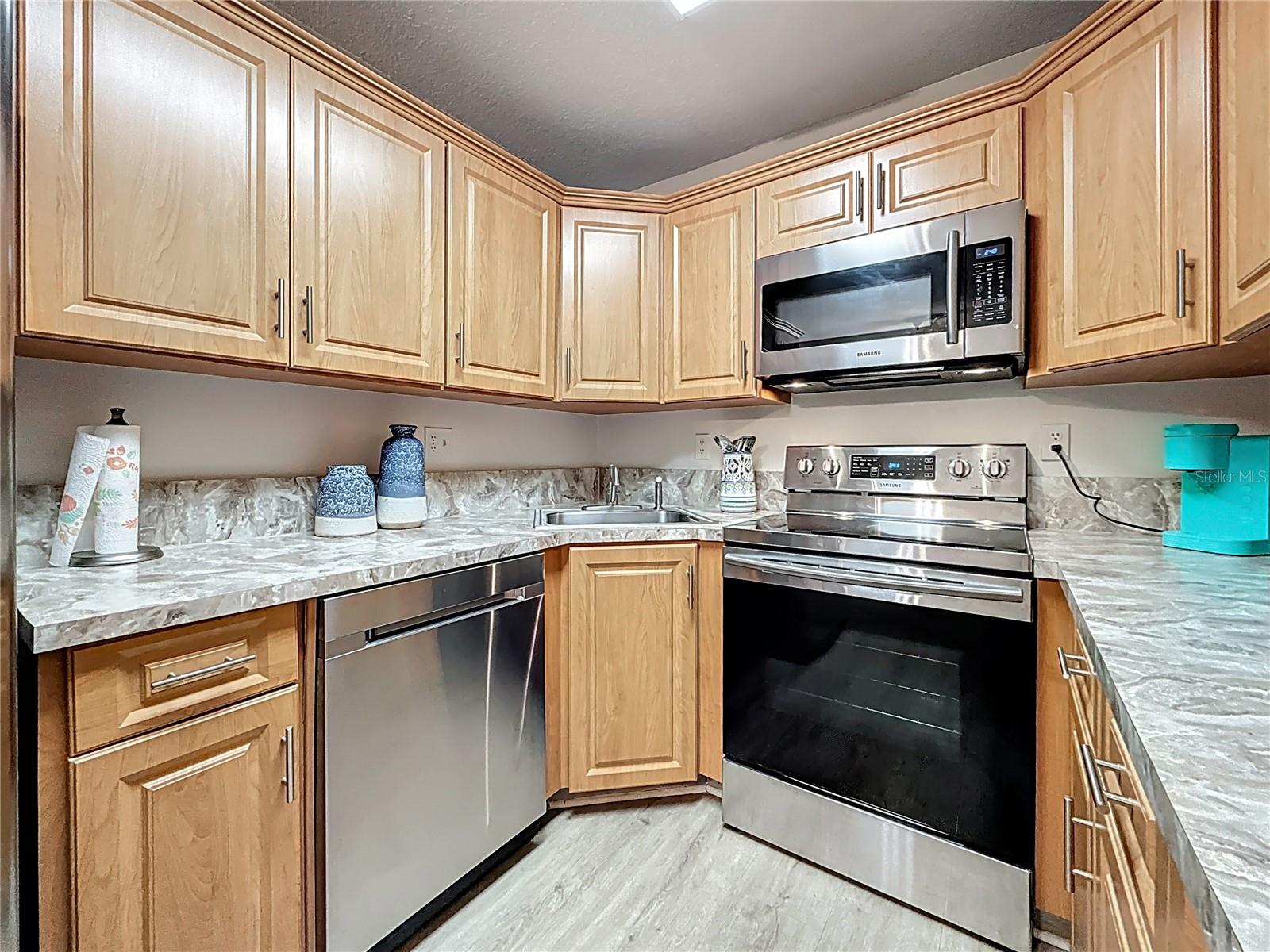 Image 22 of 51 For 1207 Pine Ridge Circle W H2