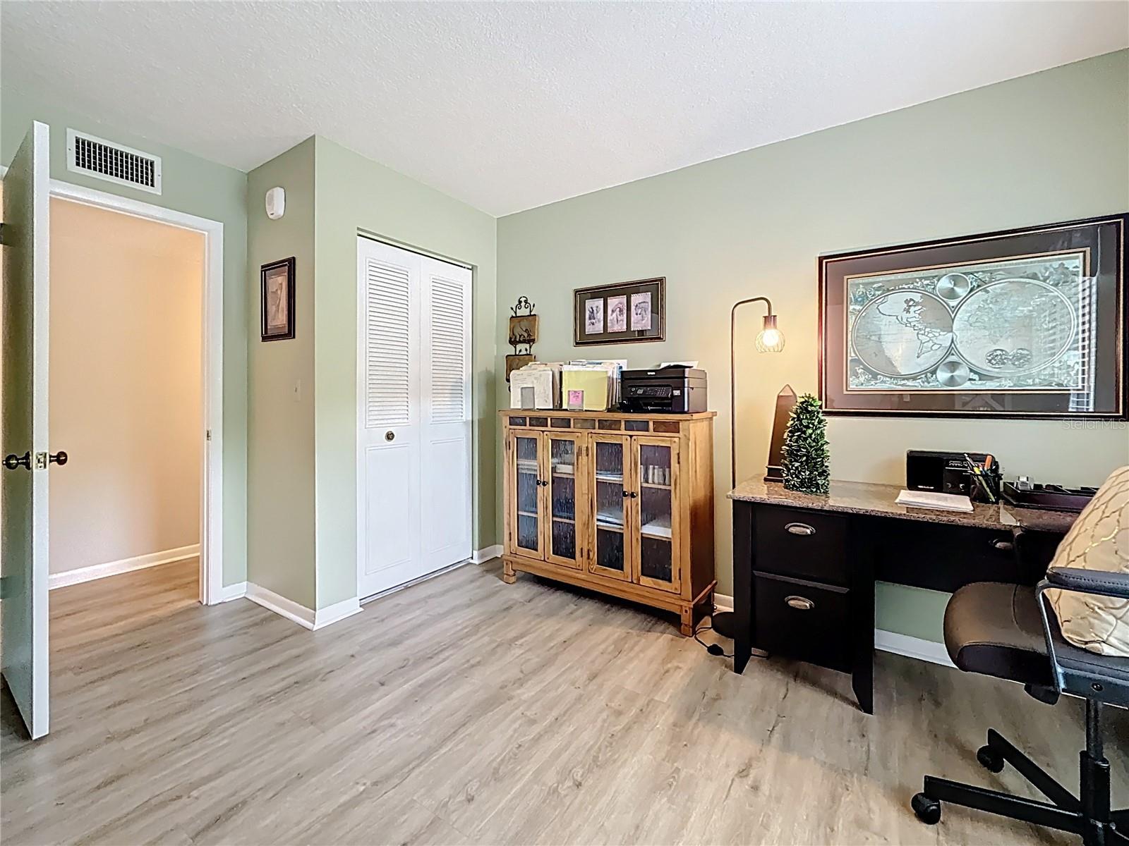 Image 28 of 51 For 1207 Pine Ridge Circle W H2