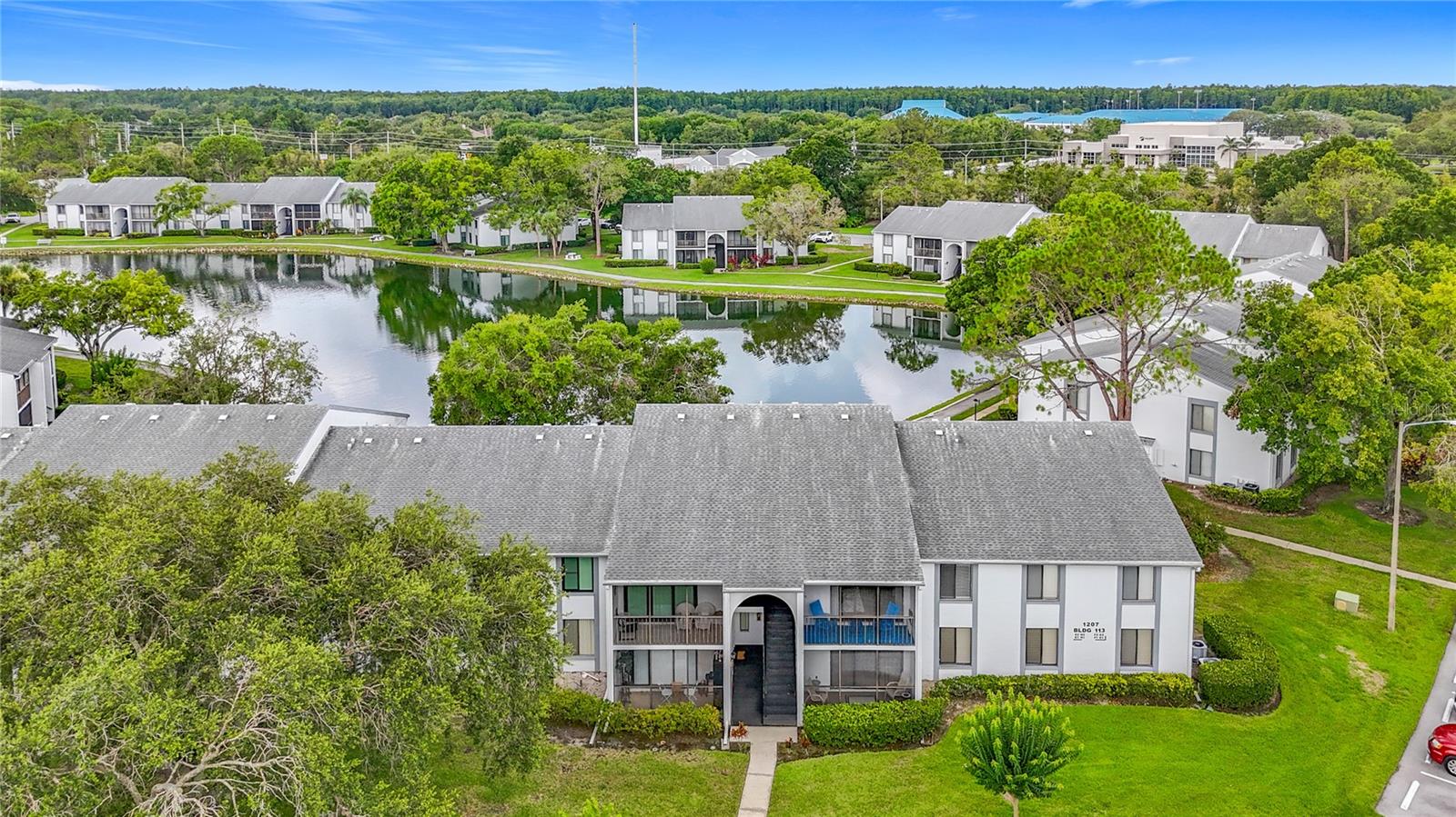 Image 4 of 51 For 1207 Pine Ridge Circle W H2