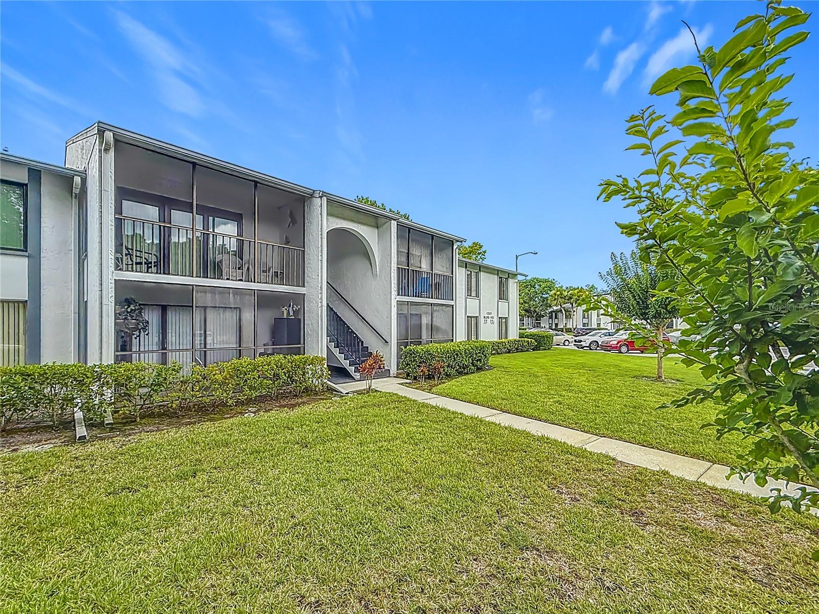 Image 5 of 51 For 1207 Pine Ridge Circle W H2