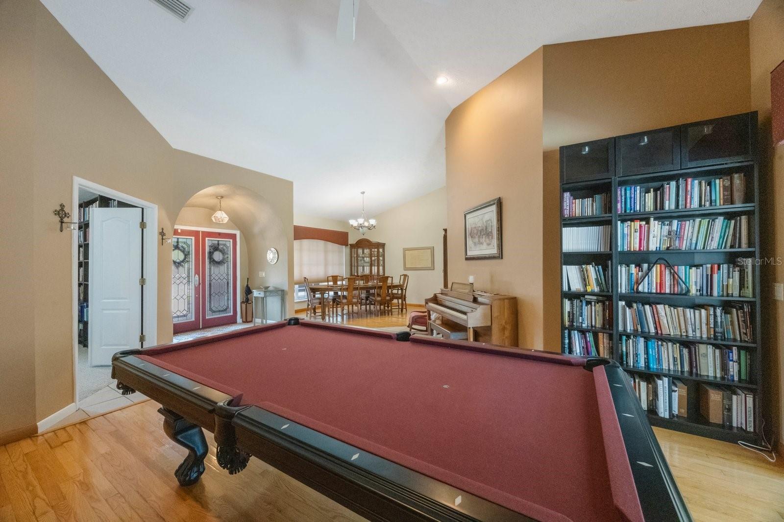 Image 10 of 61 For 512 Crystal Grove Boulevard
