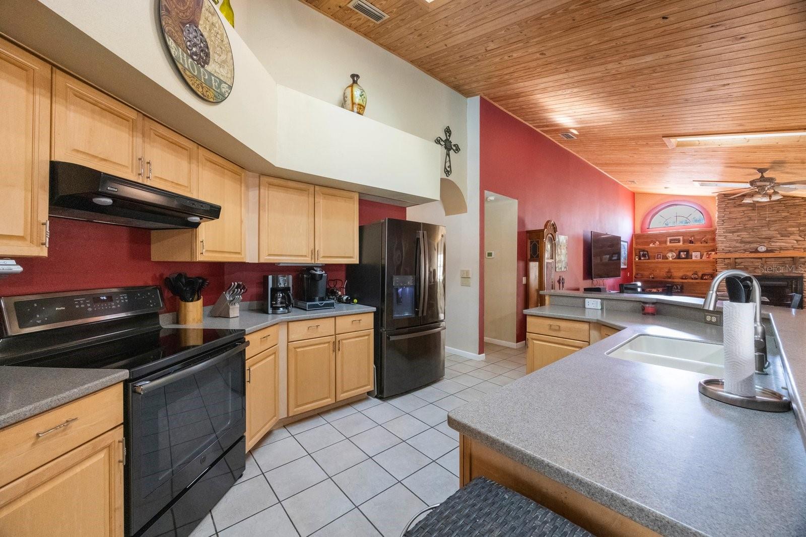Image 21 of 61 For 512 Crystal Grove Boulevard