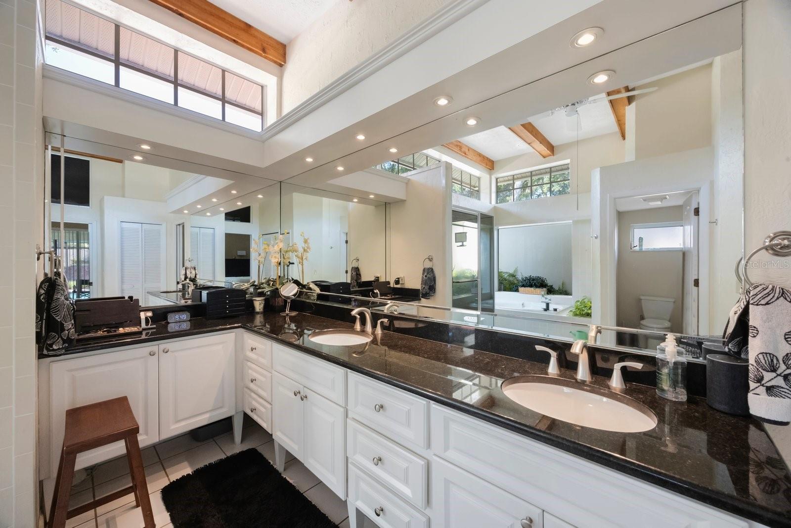 Image 29 of 61 For 512 Crystal Grove Boulevard
