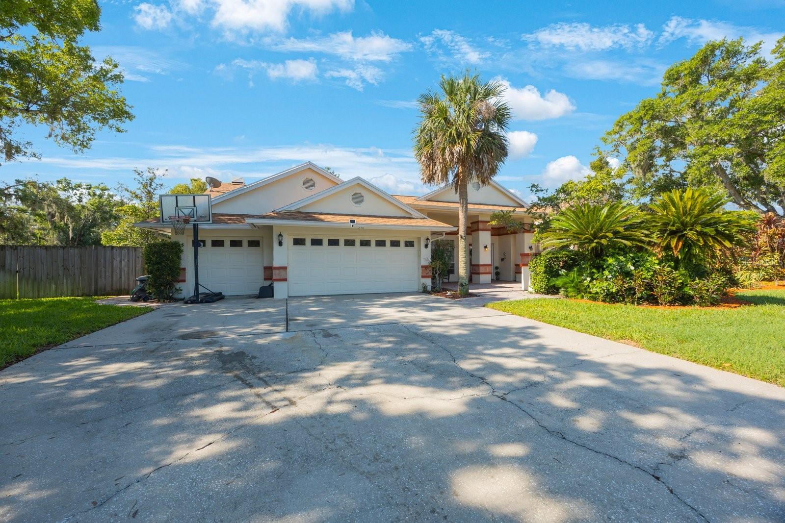 Image 3 of 61 For 512 Crystal Grove Boulevard