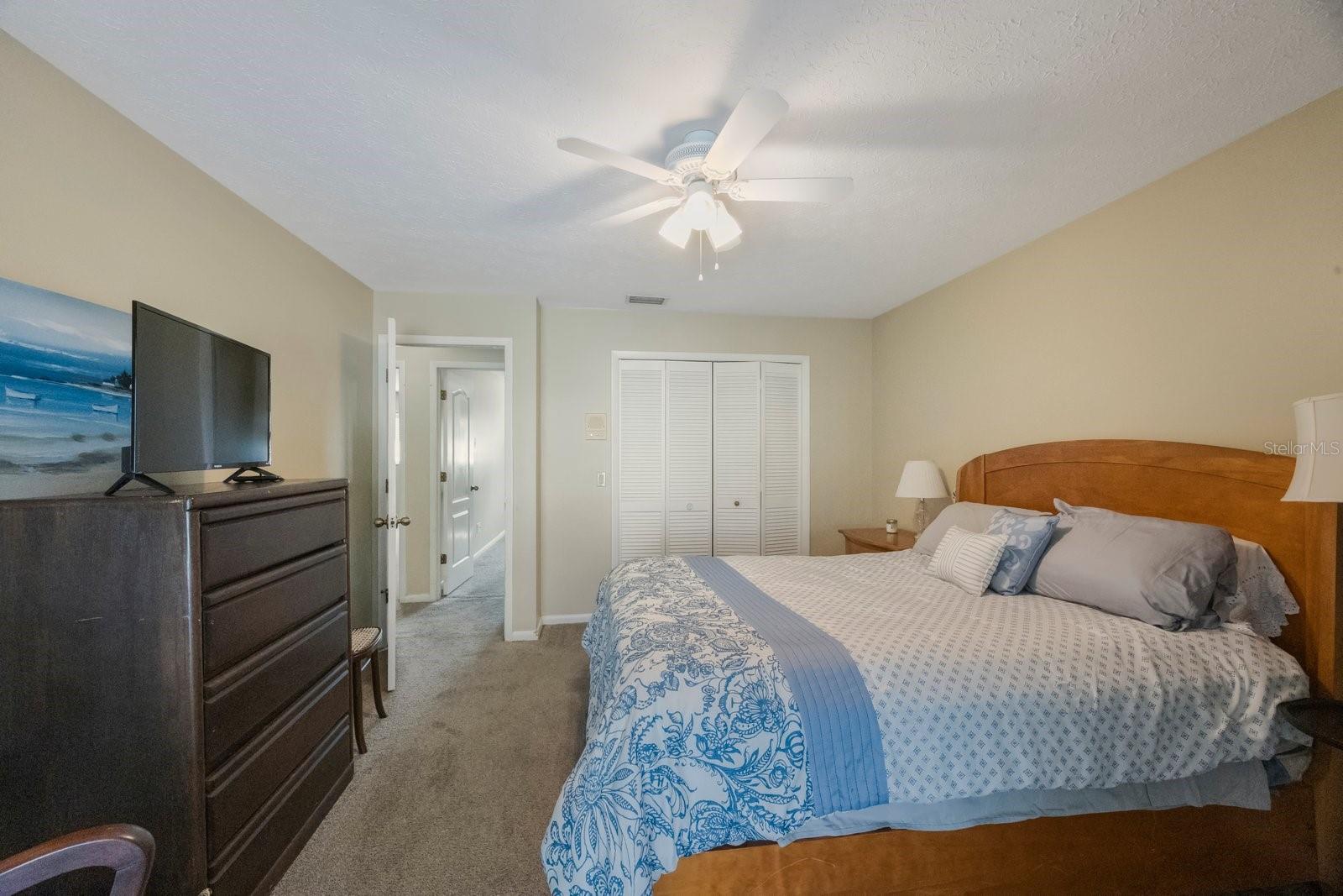 Image 34 of 61 For 512 Crystal Grove Boulevard