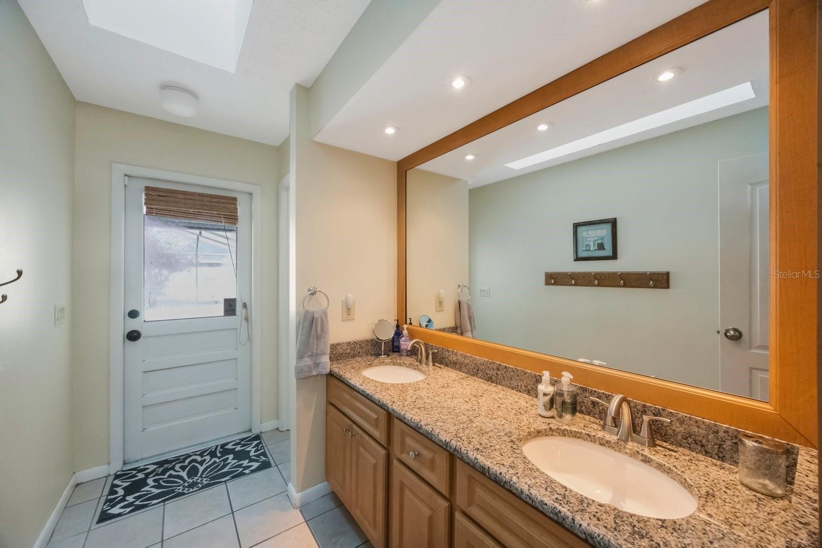Image 35 of 61 For 512 Crystal Grove Boulevard