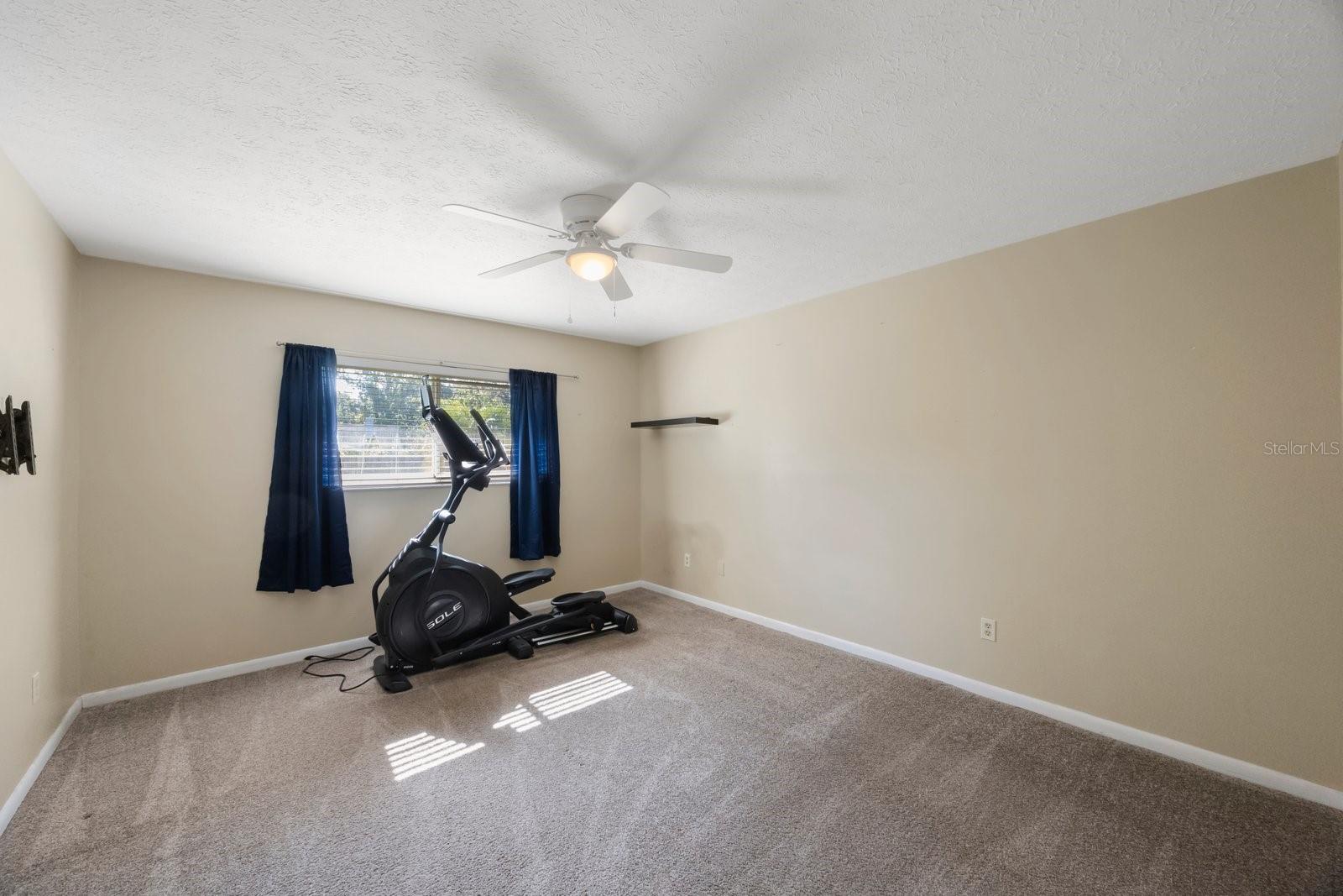 Image 37 of 61 For 512 Crystal Grove Boulevard