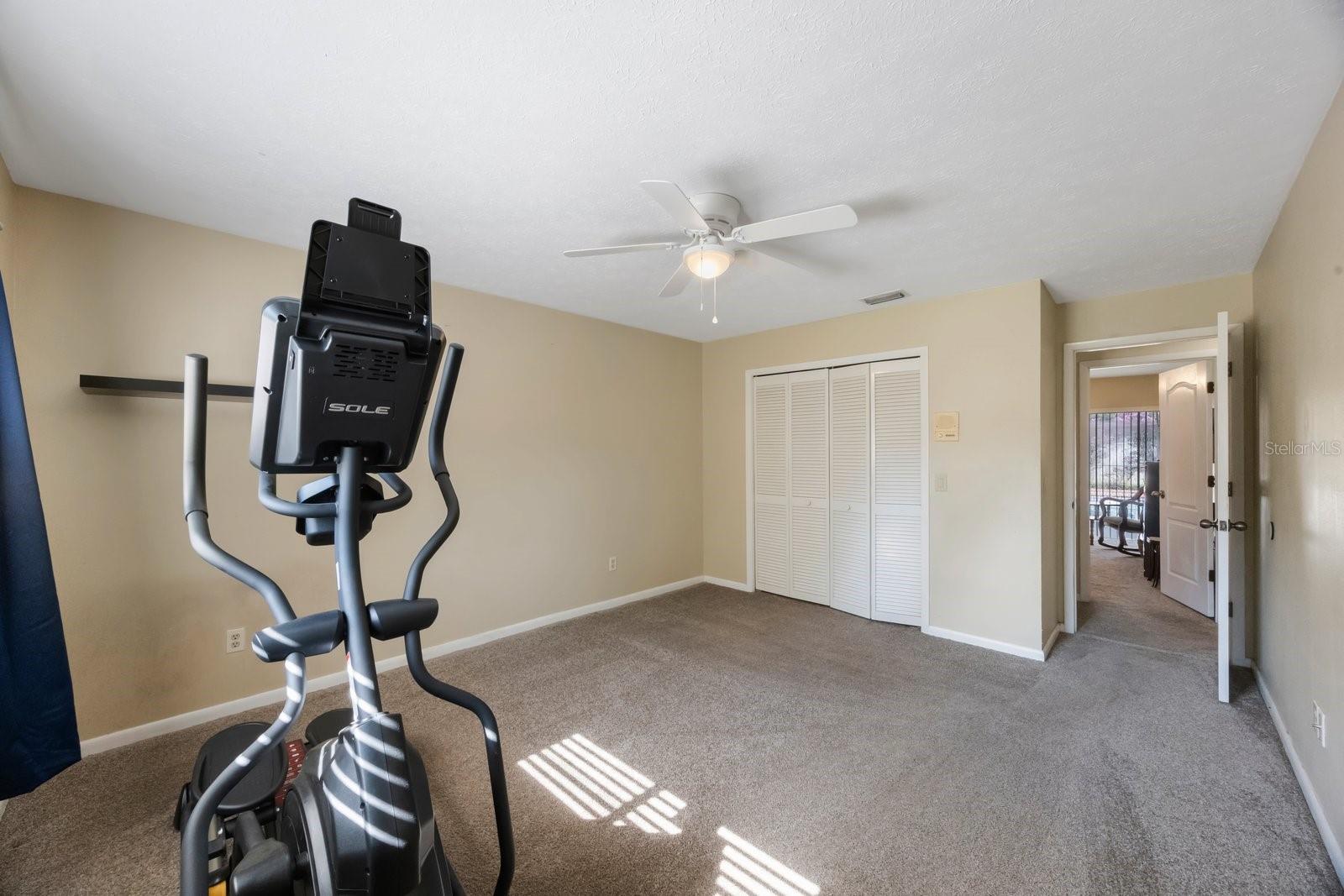 Image 38 of 61 For 512 Crystal Grove Boulevard