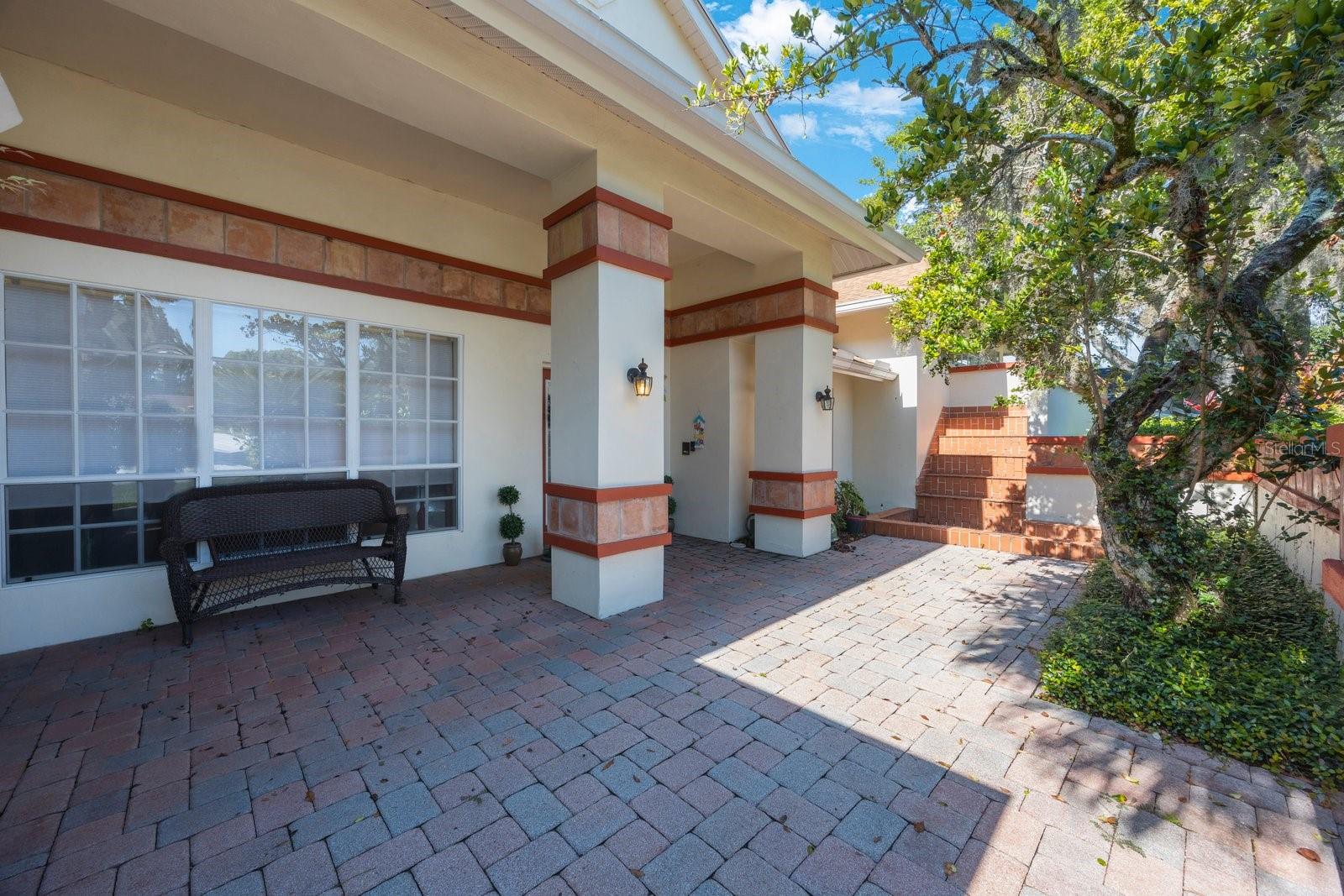 Image 4 of 61 For 512 Crystal Grove Boulevard