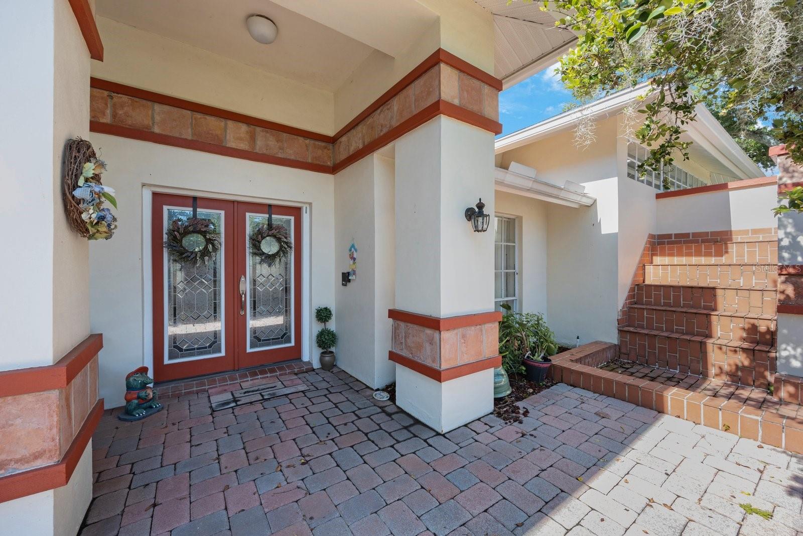 Image 5 of 61 For 512 Crystal Grove Boulevard