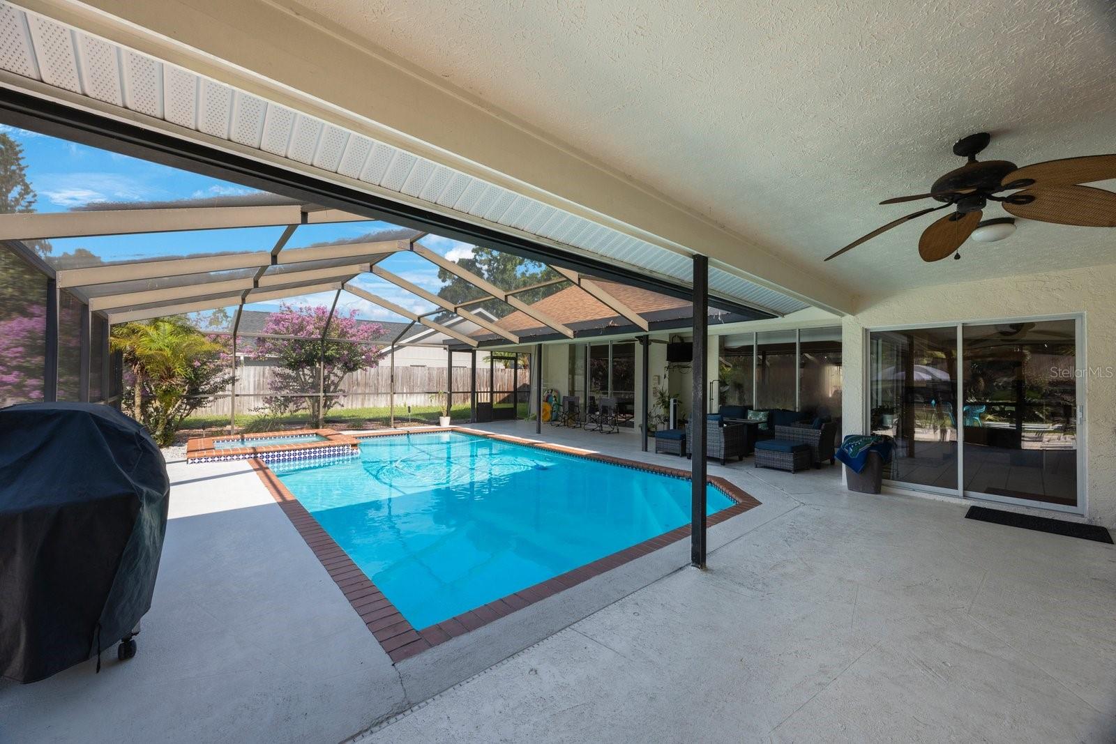 Image 50 of 61 For 512 Crystal Grove Boulevard