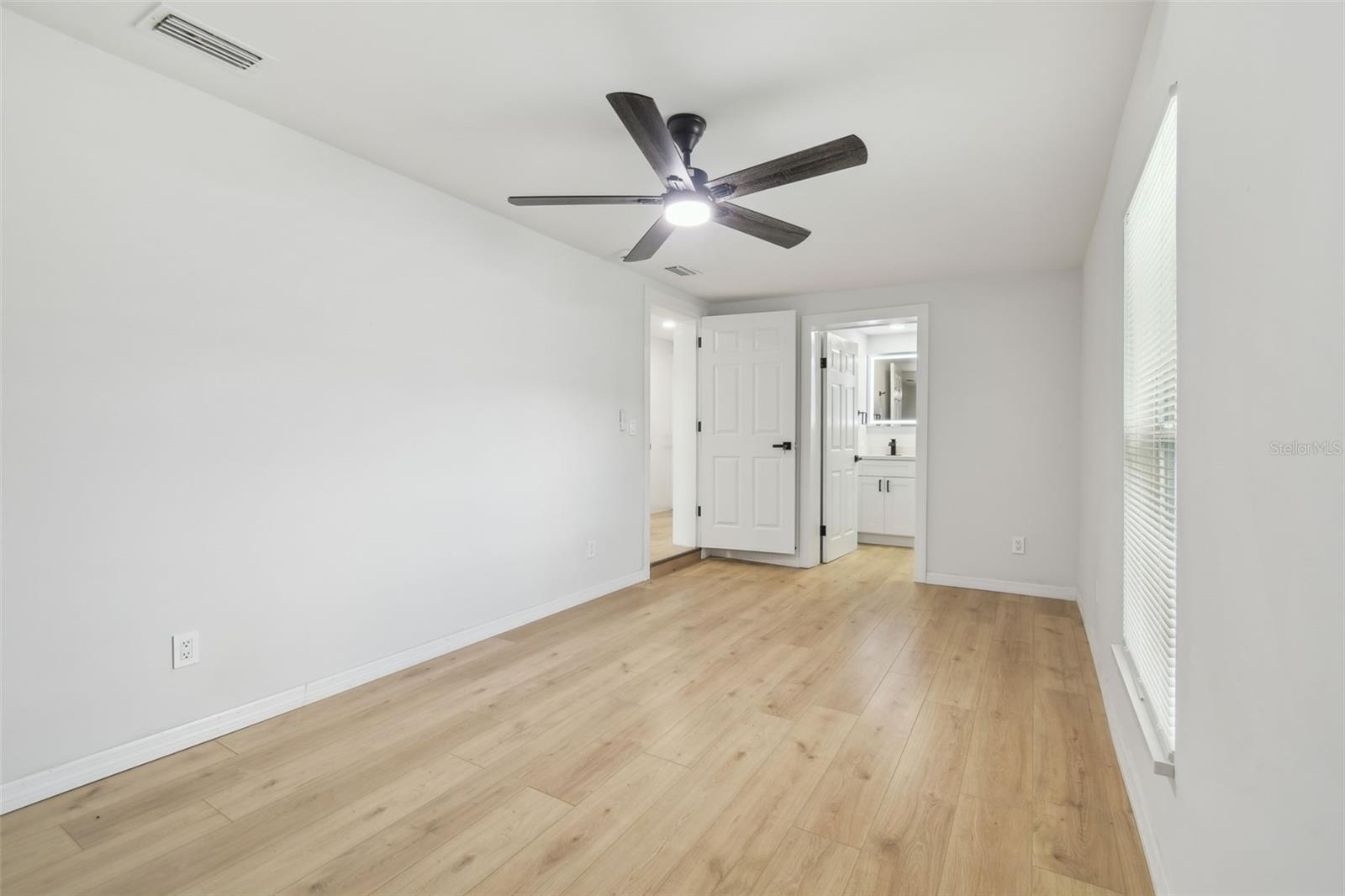 Image 16 of 49 For 4220 Regnas Avenue
